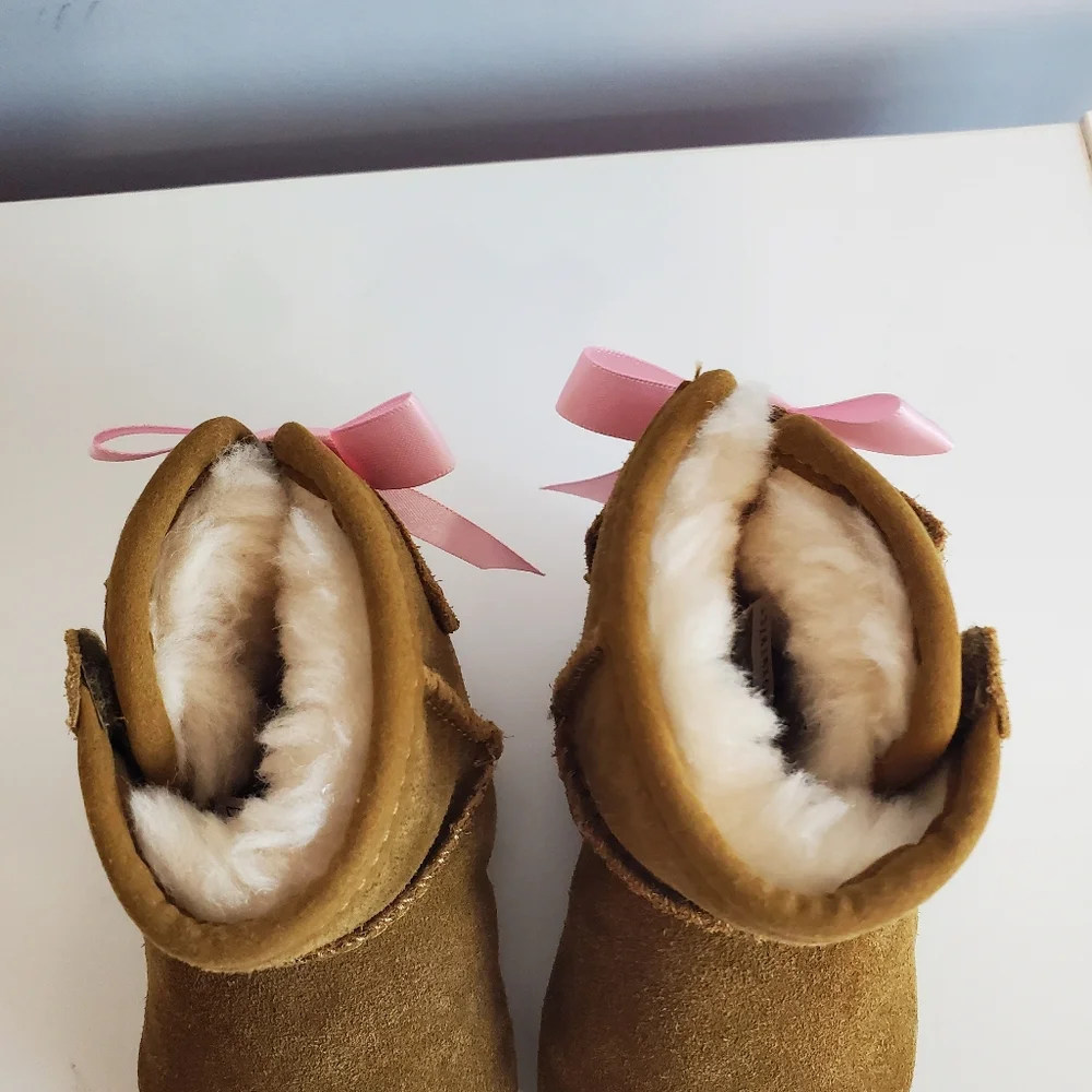 UGG Jesse Bow II  Infant size 0/1